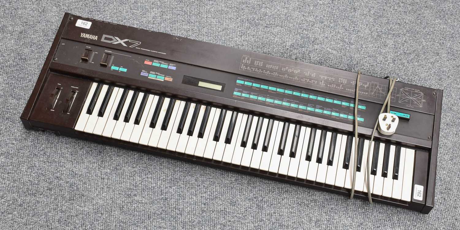 Lot 162 - Yamaha DX7 Digital Programmable Algorithm Synthesizer