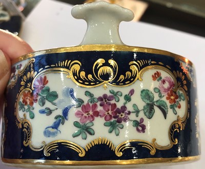 Lot 218 - A Worcester Porcelain Butter Tub and Cover,...