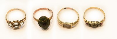 Lot 337 - A Scarab Ring, stamped '9CT', finger size L1/2;...