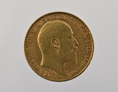 Lot 344 - Edward VII, Half Sovereign 1908, obv. bare...