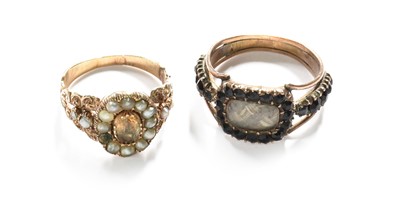 Lot 403 - A Citrine and Split Pearl Cluster Ring,...