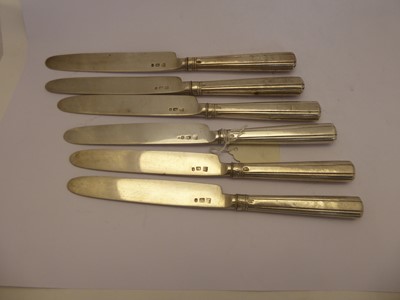 Lot 2039 - A Set of Twelve George III Silver Fruit-Knives
