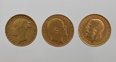 Lot 322 - 3 x Sovereigns, comprising: Victoria 1881M,...