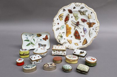 Lot 21 - Decorative Ceramics, to include Bloor Derby...