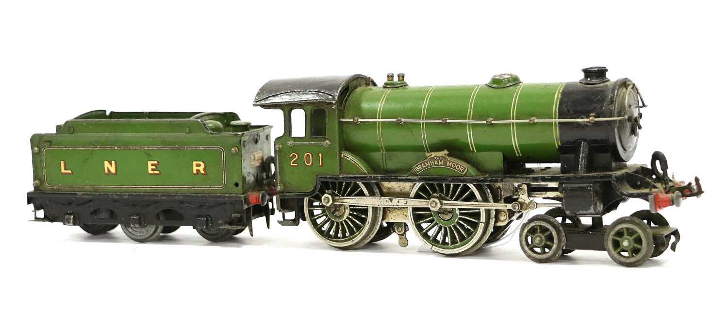 Lot 168 - Hornby O Gauge Clockwork 4-4-0 Bramham Moor LNER 201