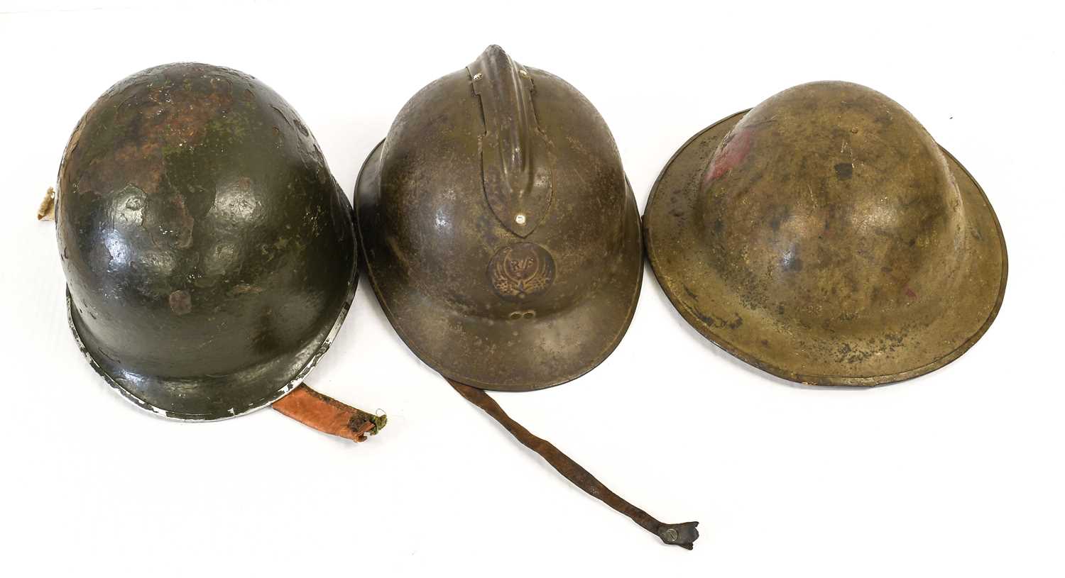Lot 94 - A Second World War US M1 Combat Helmet, in