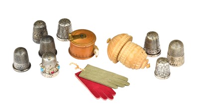 Lot 2004 - Early 20th Century Sewing Accessories...