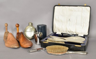 Lot 87 - An assortment of items including 19th century...
