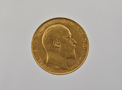 Lot 334 - Edward VII, Sovereign 1907, obv. bare head...