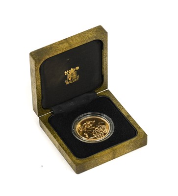 Lot 360 - Elizabeth II, Gold £5 1990, obv. Maklouf...