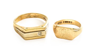 Lot 29 - A 9 Carat Gold Diamond Signet Ring, finger...