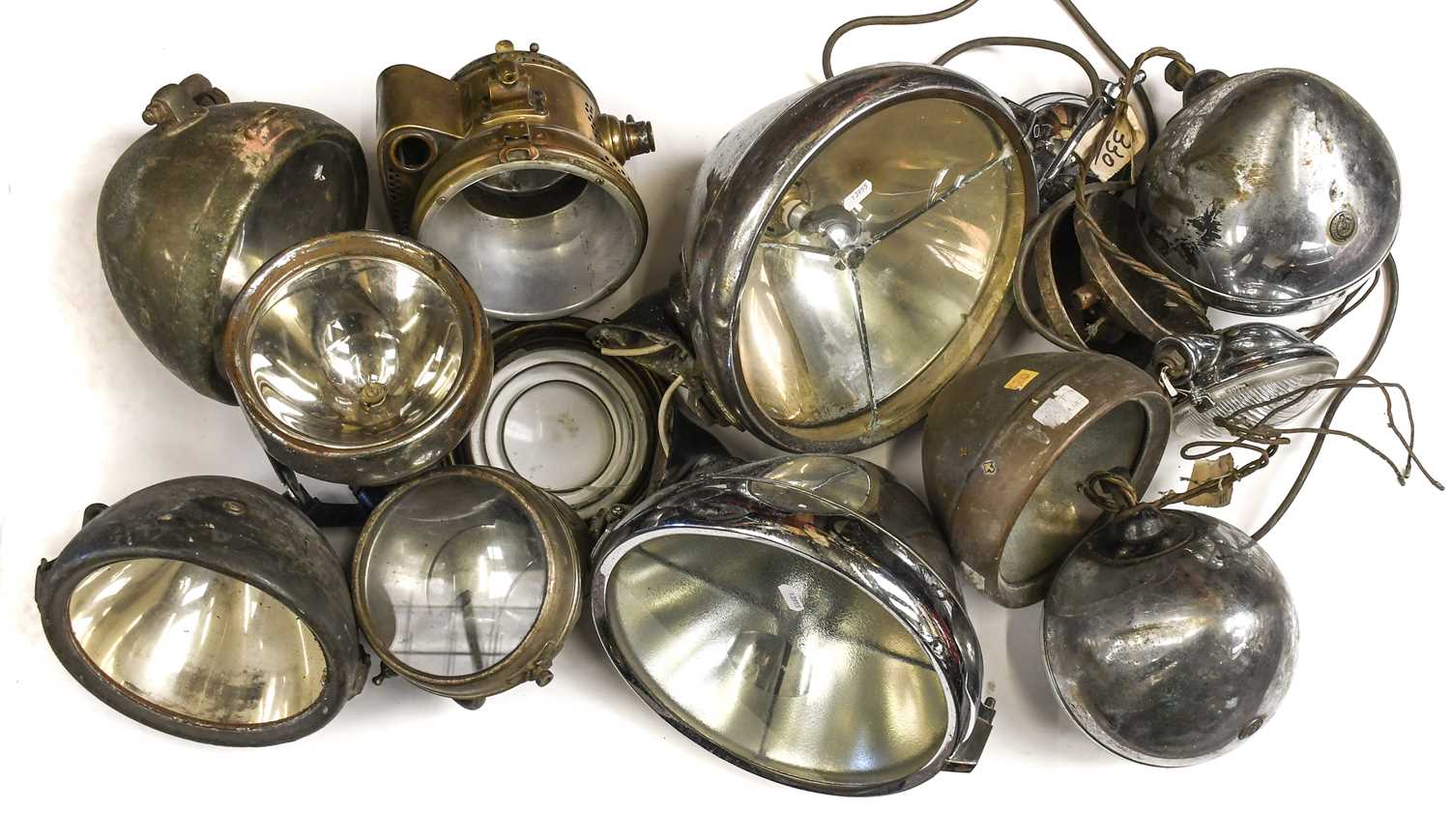 thumbnail image 2 of Scalextric Spare Parts - 10 Grain Of Wheat Light Bulbs For Porsche 962, Jaguar XJR9 Etc. 2 of 4