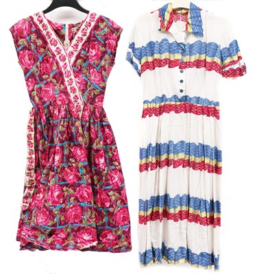 Lot 2104 - Circa 1950s Printed Cotton Day Dresses,...