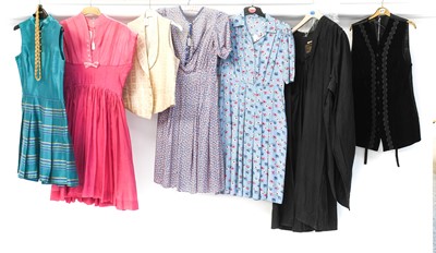 Lot 2024 - Assorted Circa 1900-1960s Ladies and Gents...