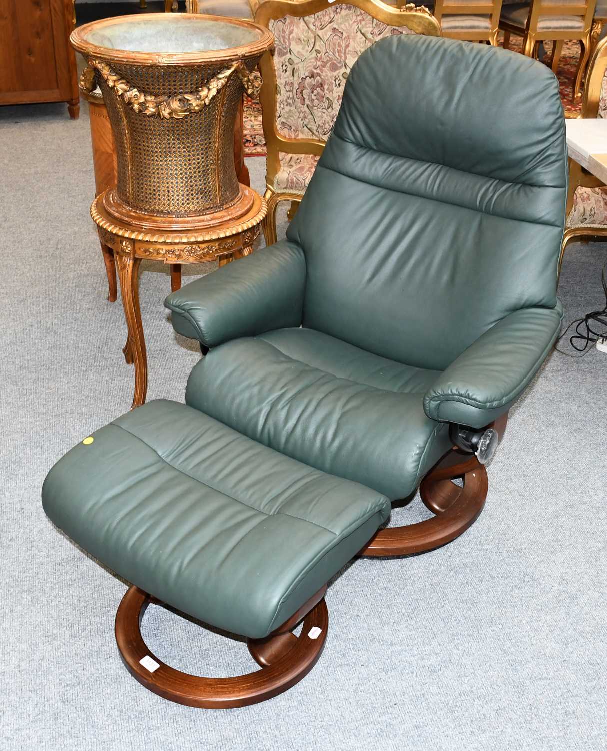 Lot 1131 - An Ekornes Stressless Green Leather