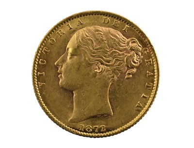 Lot 319 - Victoria, Sovereign 1872, obv. young head left,...