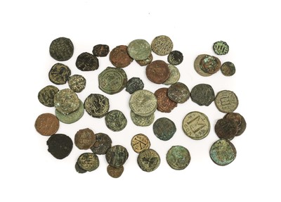 Lot 109 - ♦46 x Byzantine AE, comprising: folles, half...