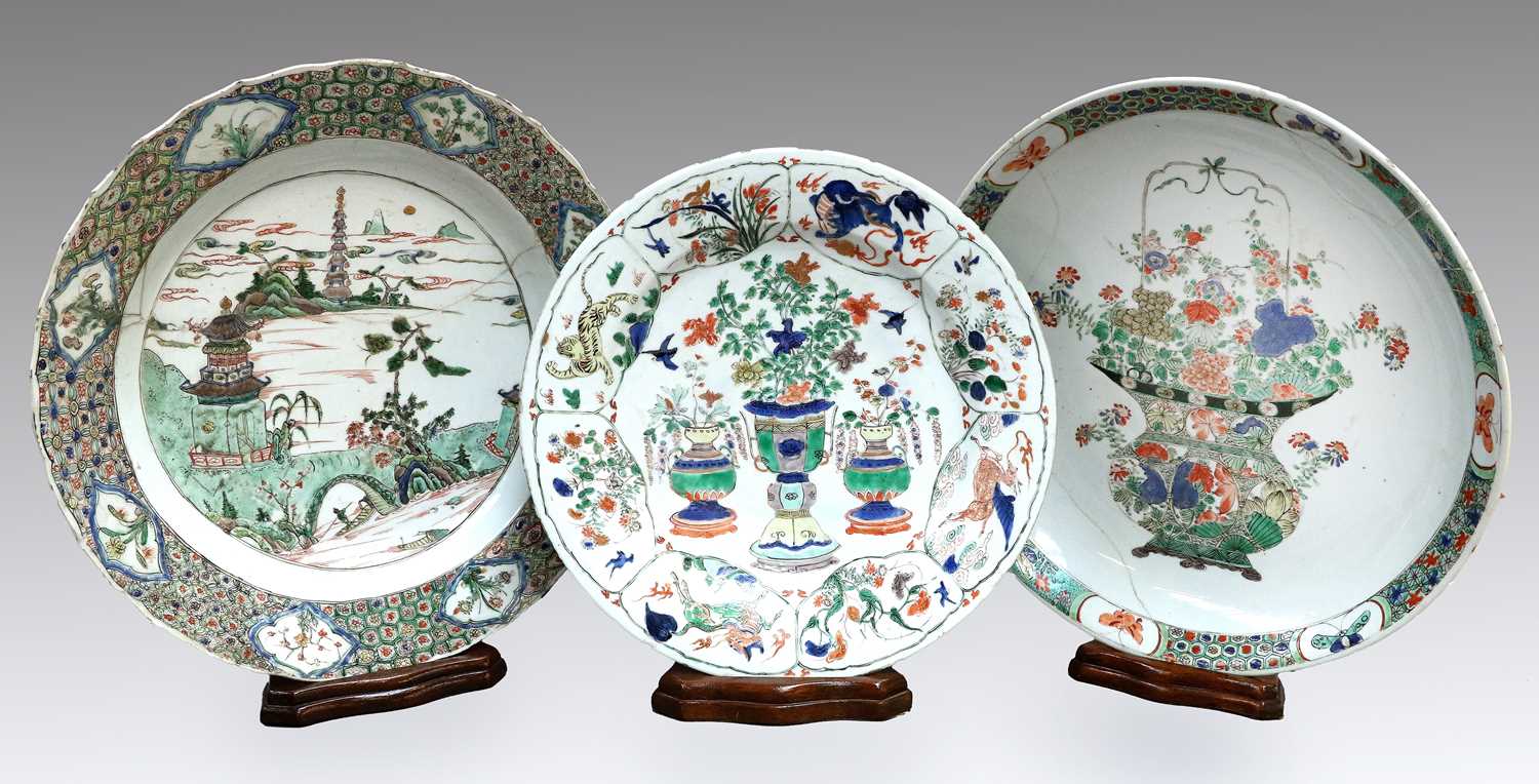Lot 214 - A 19th Century Chinese Dish, the central well...