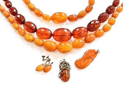 Lot 124 - A Small Quantity of Amber/Amber Type Jewellery,...