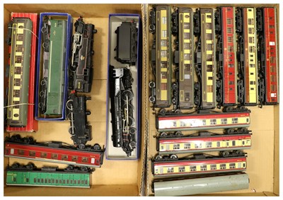 Lot 115 - Hornby Dublo Locomotives And Coaches