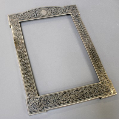Lot 111 - An Indian or Persian silver and Niello...