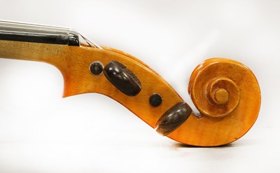 Lot 18 - Violin