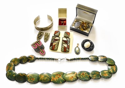 Lot 64 - A Quantity of Jewellery, including a coral...