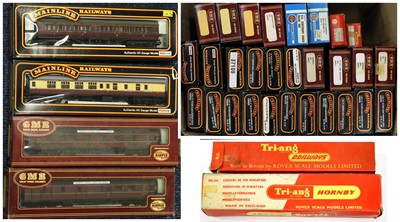 Lot 155 - Mainline, GMR OO Gauge A Collection Of Assorted Coaches