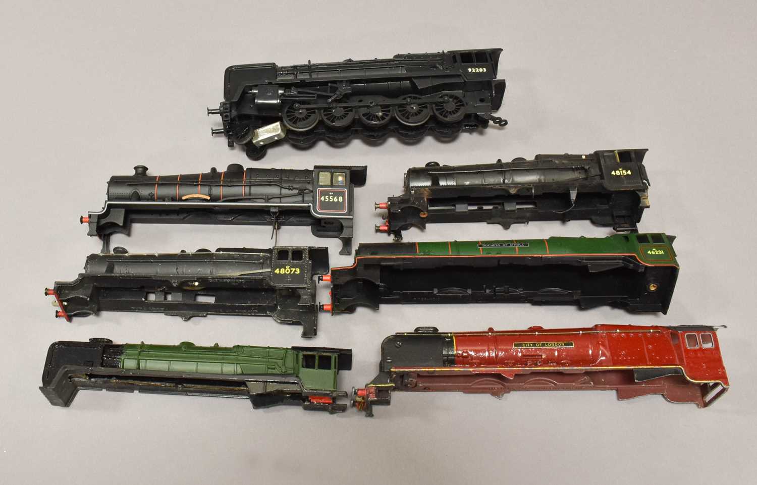 Lot 164 - Various OO Gauge Related Items