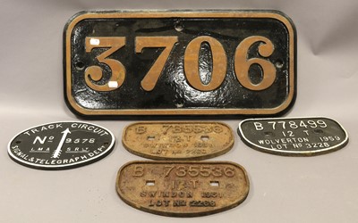 Lot 102 - Various Railway Related Items