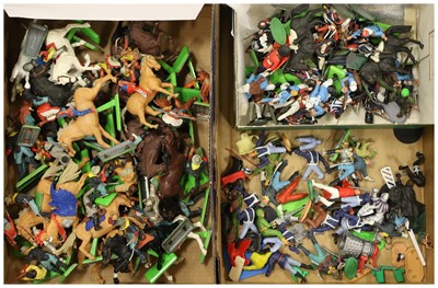 Lot 323 - Britains And Others A Quantity Of Assorted Plastic Figures