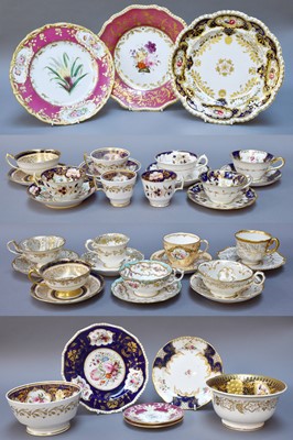 Lot 265 - A Worcester Flight Barr & Barr Tea Cup and...