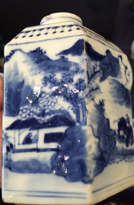 Lot 233 - A Chinese Porcelain Tea Canister, early 19th...