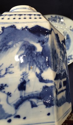 Lot 233 - A Chinese Porcelain Tea Canister, early 19th...