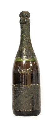 Lot 2004 - Carte d'Or Toulson Pere et Fils Champagne 1928,...