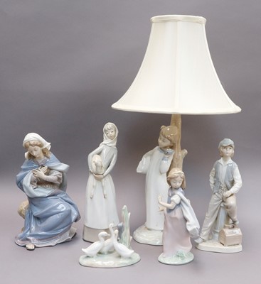 Lot 284 - A Collection of Lladro and Nao Figures,...