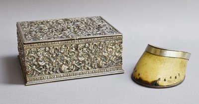 Lot 356 - A Table Snuff Box, formed from a horse's hoof,...