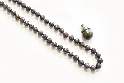 Lot 249 - A Cultured Pearl Necklace, clasp stamped '375',...