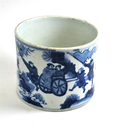 Lot 28 - A Chinese blue and white pot