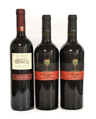 Lot 5164 - Italian Red Wine: a mixed parcel of Italian...