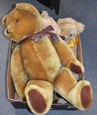 Lot 334 - 20th Century Teddy Bears, comprising: two...