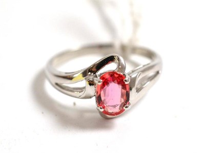 Lot 109 - An 18ct gold padparadscha ring