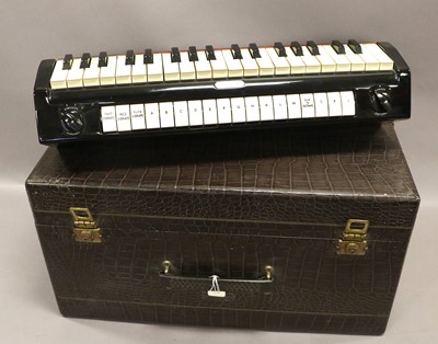 Lot 53 - Univox Portable Electric Organ Model J6