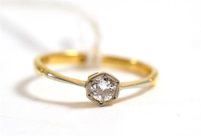 Lot 117 - An 18ct gold diamond solitaire ring