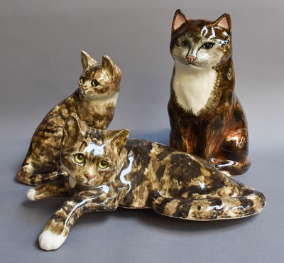 Lot 298 - Winstanley Pottery Cat Models, size 4 in...