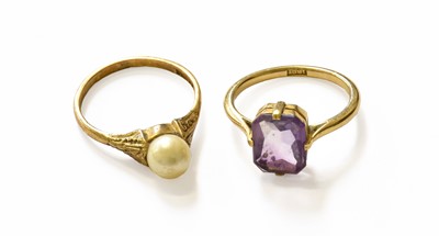 Lot 197 - An Amethyst Ring, stamped '18CT', finger size...