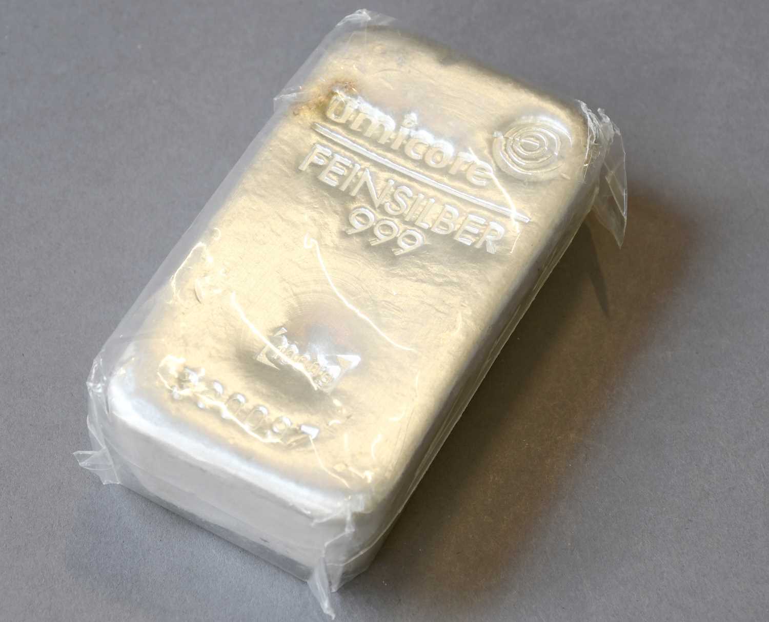 Lot 117 - A Silver Ingot, Stamped 'Umicore Feinsilber...