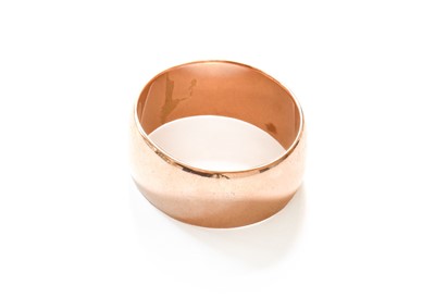 Lot 136 - A 9 Carat Gold Band Ring, finger size U