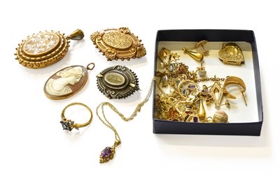 Lot 172 - A Quantity of Jewellery, including a silver...