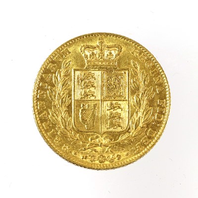 Lot 253 - Victoria, Sovereign 1844, obv. young head left,...